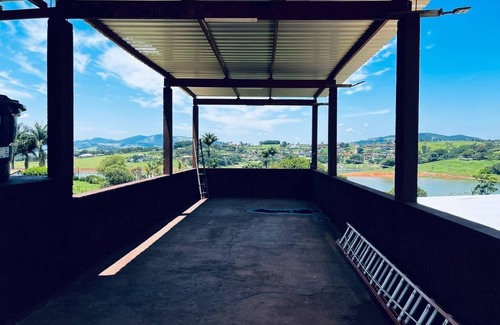 Agua Comprida House | Cozy farm in front of the dam, for water sports and fishing.