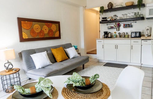 Pupukea Cottage | Cozy 1 bed & 1 bath, walking distance to beach.