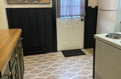 West Milton Apartment | Cozy 1-bedroom apartment with WiFi, AC in charming New Columbia