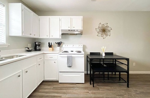 Old Town Condo | Cozy 1-bedroom condo with WiFi, AC in charming Bay St. Louis