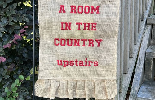 Waverly Apartment | Cozy 1-bedroom in enchanting Waverly with WiFi, AC in the Country