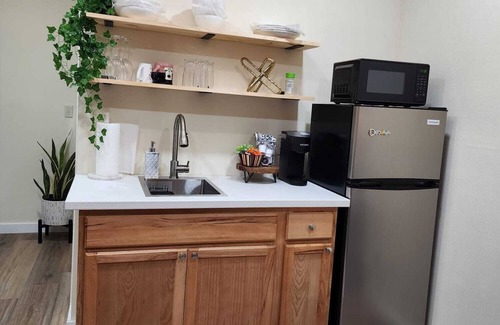 Greater Northdale Apartment | Cozy 1-bedroom studio centrally located in Tampa with WiFi, AC, and Parking.