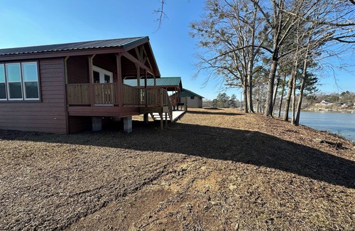 Cullman Cabin | Cozy 102 Cabin 1 bdrm on Smith Lake Located beside Smith Lake Park Boat Ramp