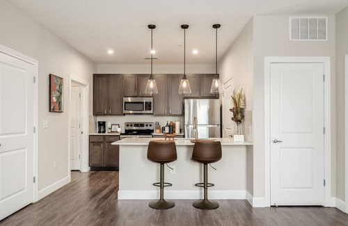 Victorian Village Apartment | Cozy 1bd Apartment near DT, Grant Medical Center, Riverside Methodist Hospital