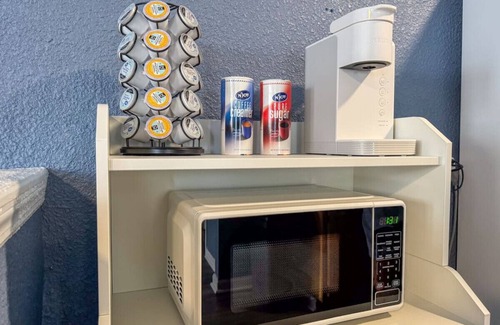 Mount Oliver Apartment | Cozy 1BR Apt with 5 Beds and WIFI