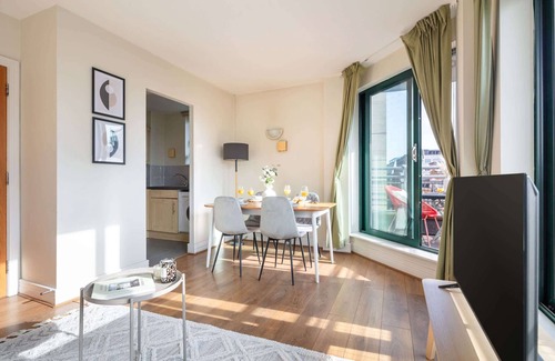 Tower Hill Apartment | Cozy 1BR Near Tower Bridge - St Paul's Cathedral