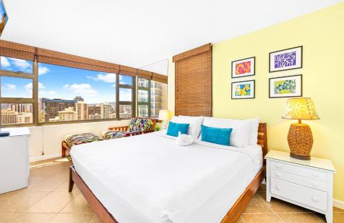 Waikiki Apartment | Cozy 1BR Ocean View Condo, Near Beach with Parking