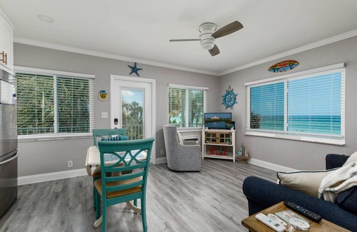 North Redington Beach Condo | Cozy 1BR Condo w/0 min walk to beach! Spectacular views! Nov/Dec still open!