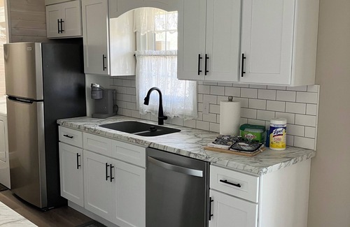 Goshen Apartment | Cozy 2 BDR Guest house; Quiet get away!