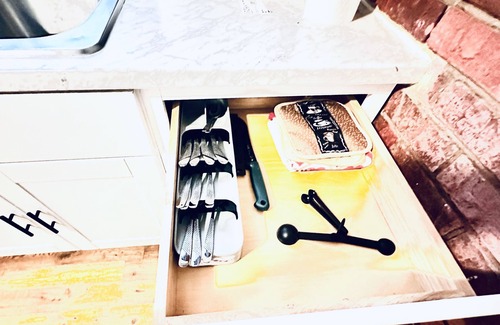 Muncie House | Cozy 2-bedroom bungalow with WiFi and AC in delightful Muncie