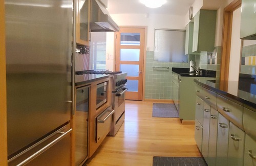 Skokie House | Cozy 2 bedroom house/w garage in Skokie