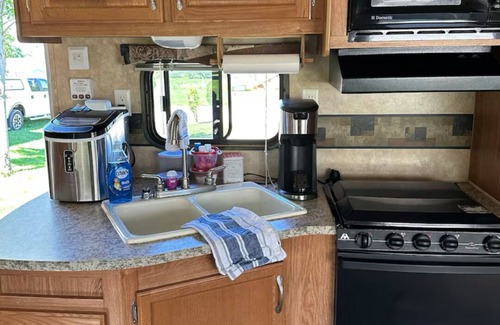 Apple River House | Cozy 2-bedroom RV in charming Apple River with AC