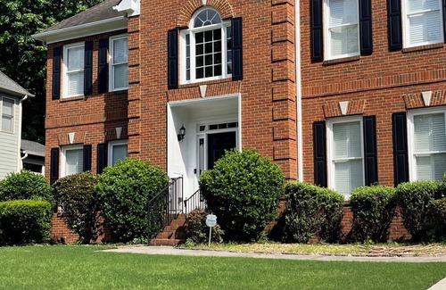 Suwanee House | Cozy 2 bedroom studio in Suwaneennn