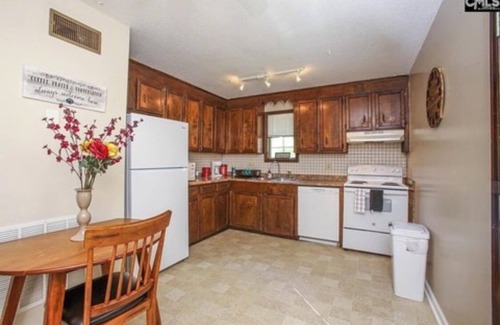 Forest Acres House | Cozy 2-bedroom townhome in awesome Columbia with AC.