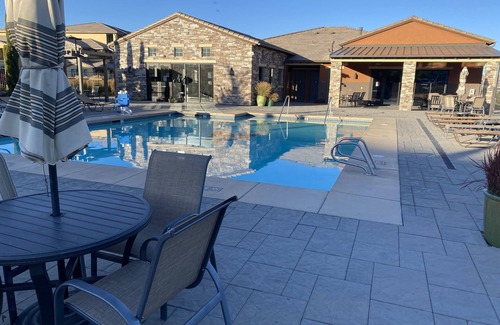 Reno Condo | Cozy 2 Bedroom Unit with Fireplace and Hot Tub