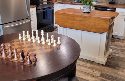 Emmett Apartment | Cozy 2-bedroom with WiFi, covered parking, in peaceful Emmett