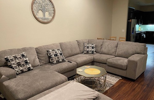 Airport Area Apartment | Cozy 2BD Large king & queen bed heart of Irvine