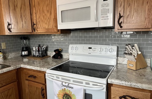 Rockwood Cabin | Cozy 2BR/1B cabin overlooking a beautiful creek with access to Catoosa WMA.