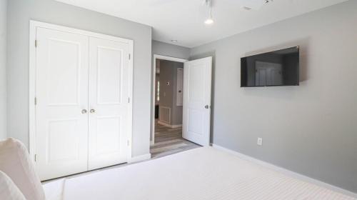 Biloxi House | Cozy 2BR/1BA Duplex Just Blocks from Downtown Biloxi, Beaches and Entertainment