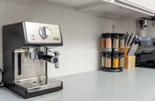 Southeast Boise House | Cozy 2BR/2BA Retreat Near Downtown Boise – Sleeps 7