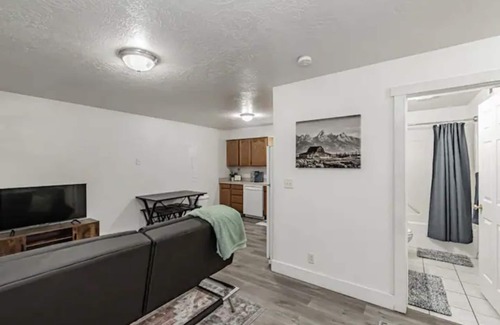 Rexburg Apartment | Cozy 2br downtown rental, within 3 blocks of BYU-I