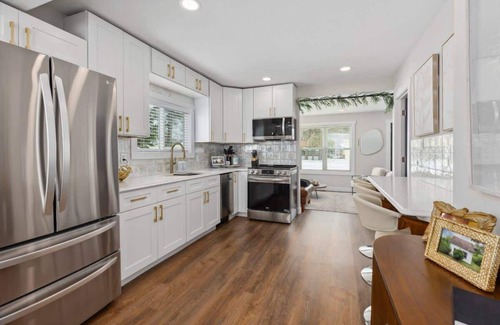 Crosby House | Cozy 2BR Retreat in Crosby w/Fenced Yard & BBQ