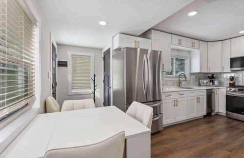 Crosby House | Cozy 2BR Retreat in Crosby w/Fenced Yard & BBQ