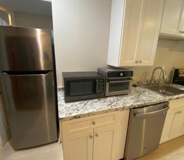 Leesburg Apartment | Cozy 2BR suite w Sauna