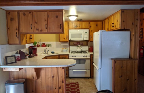 Moonridge House | Cozy 3 Bed, 1 Bath Cabin. 10 Dollars Pets Fee per Night