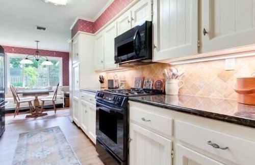 Lafayette House | Cozy 3 bed, 2 bath, plus an office space & a pool in midtown