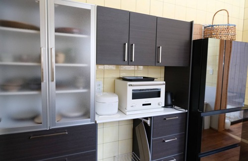 Nishimeya-mura Ski Chalet | Cozy 3 bed rooms Mountain Lodge! Fire place, garden