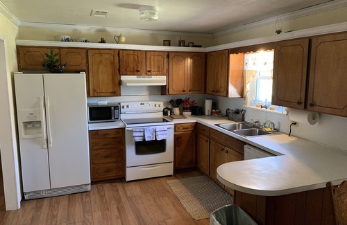 Antlers House | Cozy 3 bedroom 2 bath residential home with patio