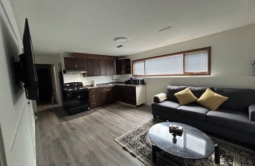 Kamloops House | Cozy 3 bedroom family friendly suite with breathtaking views of mountains.
