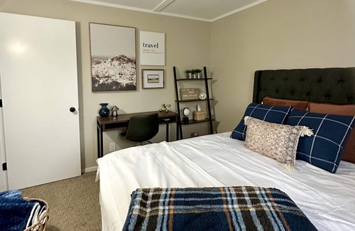 Milwaukee House | Cozy 3 Bedroom Haven in MKE!