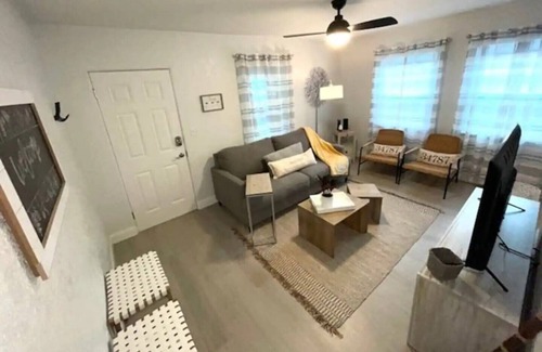 Winter Garden Cottage | Cozy 3 BR/2 BA Downtown Winter Garden Cottage property.