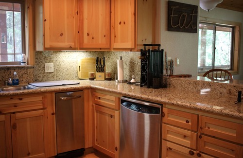 Lewiston Cabin | Cozy 3 Story Cabin - Near River and Lake