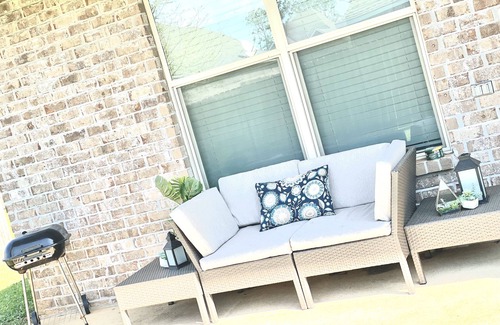 Fairhope House | Cozy 3bd/2ba Near Beaches and Shopping! Free Onsite Parking!