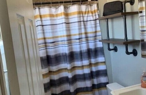 Reno House | Cozy 3bd. 2bth home, Panoramic views, near UNR, DT, FRWY & RENO AIRPORT.