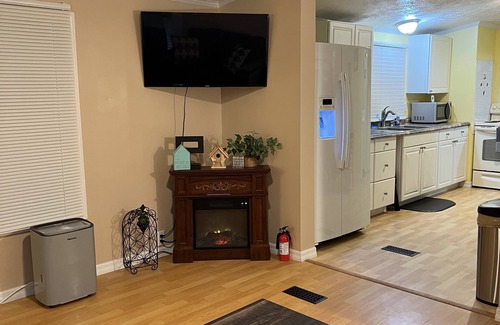 Connellys Springs House | Cozy 3br 2 ba WD WiFi Fire Pit