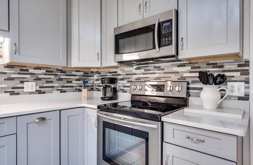 Fleming Island House | Cozy 3BR home near Doctor's Lake/Fleming Island/Fenced Yard