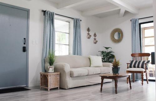 Spring Hill House | Cozy 3BR Home near Weeki Wachee