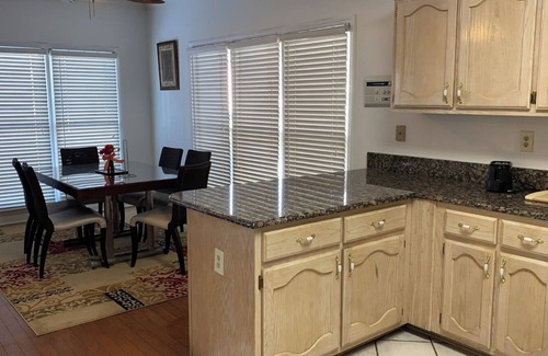 Harbor Town House | Cozy 4 BR Home w/POOL, Near Mississippi Riverwalk,Mud Island Park, Beale Street