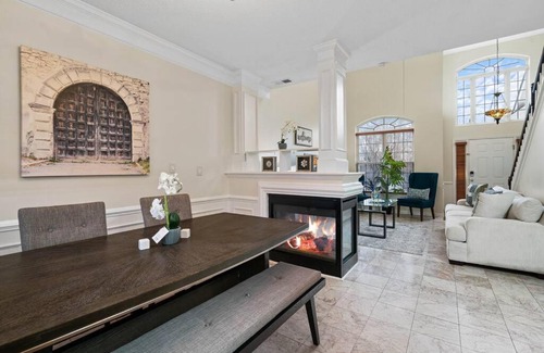 Prosperity Church Road House | Cozy 4B 2 5B University Home King Beds Jacuzzi