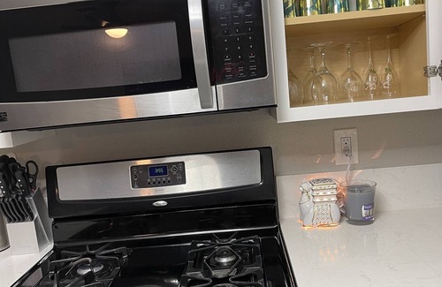 North Las Vegas House | Cozy 5 bedroom sleeps 14+