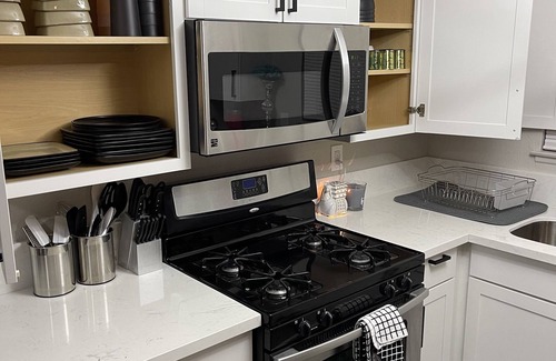 North Las Vegas House | Cozy 5 bedroom sleeps 14+