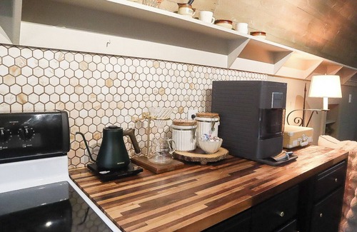 Cullowhee Cabin | Cozy A-Frame ~10 min to Cashiers - Pet Friendly, Firepit, + Hot tub!