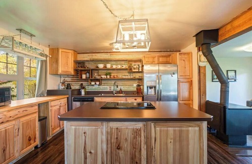 Columbia Falls Cabin | Cozy Abode w/Sauna & Views
