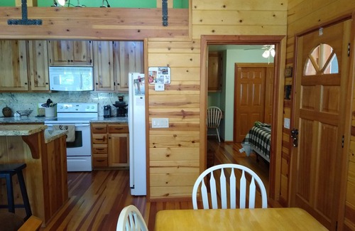 Alta Cabin | Cozy and comfortable wooded cabin