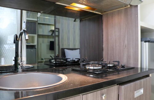 Rawasari Apartment | Cozy And Enjoy Studio Room At Green Pramuka City Apartment