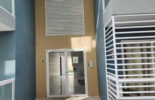 La Romana House | COZY AND GREAT Location at 1st Floor condo close to shopping center and beaches.